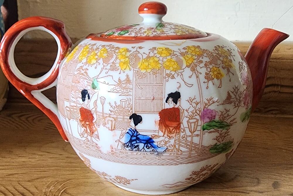 Vintage Japanese Teapot Hand Painted Floral Geisha Girls Porcelain Made in Japan